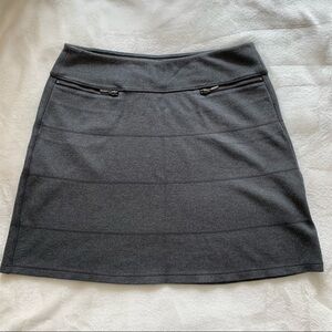 Athleta Women's Strata Charcoal Ponte Pull-On Skirt Zip Pockets Size Med…